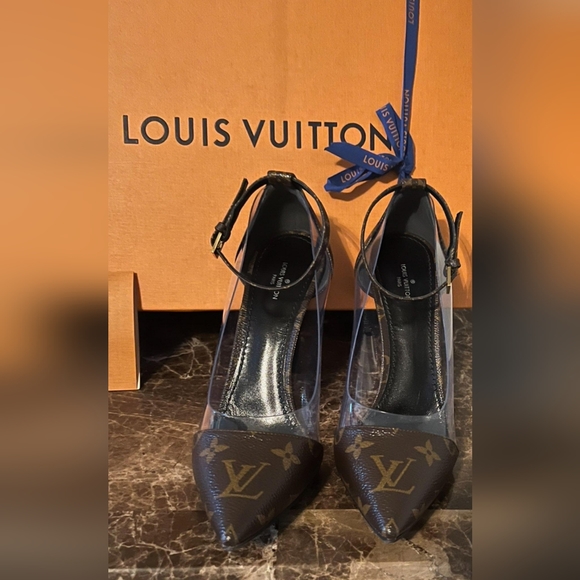 Authentic Louis Vuitton NWB - Picture 1 of 3